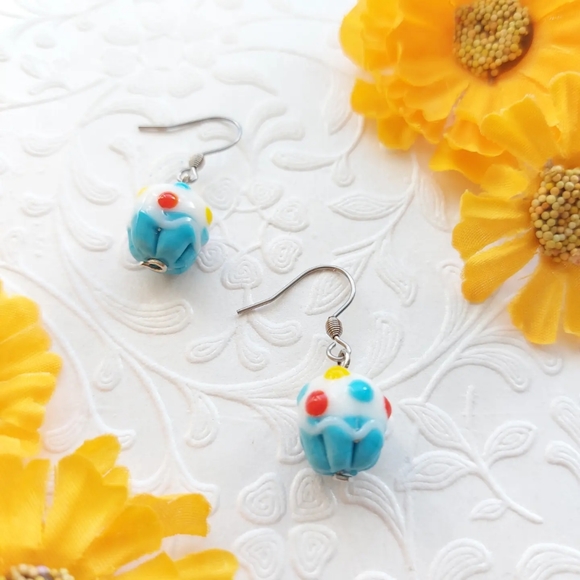 Cute and colorful glass cupcake earrings - Picture 2 of 6